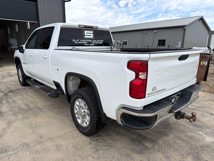 2021-chevrolet-2500hd-image-6