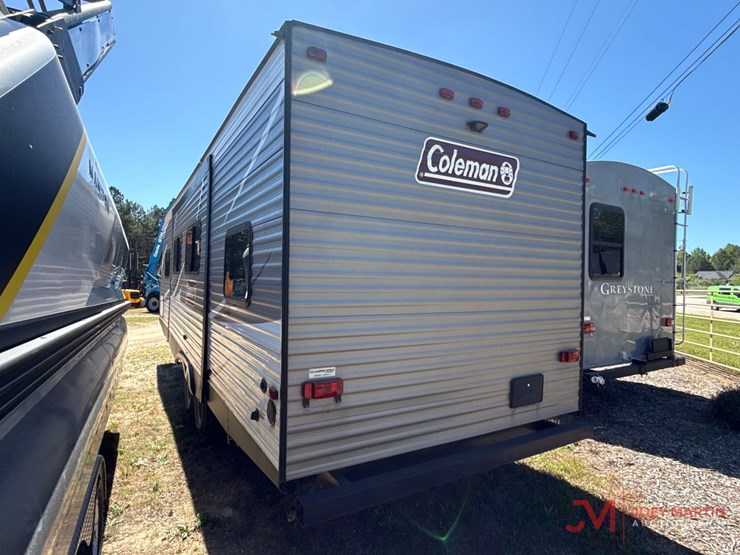 2018-coleman-lantern-edition-263bh-bumper-pull-camper-image-3