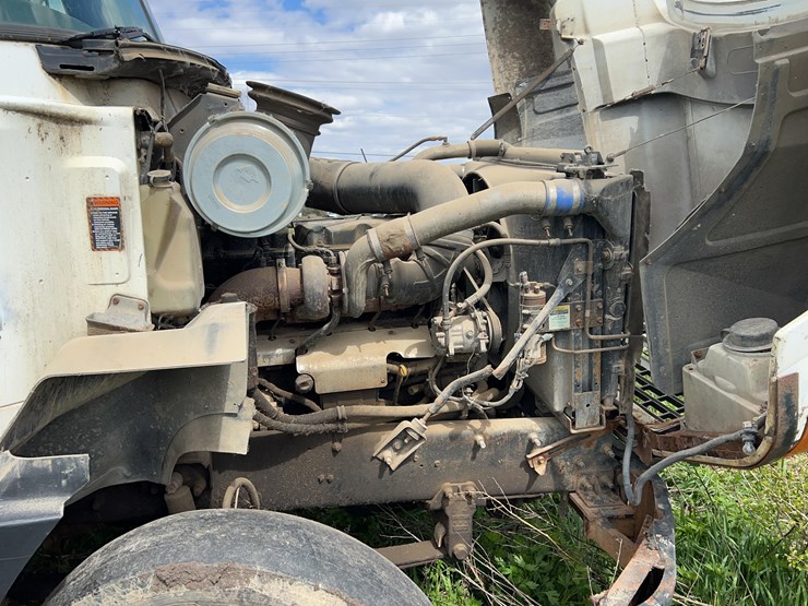 2000-mack-ch613-image-28