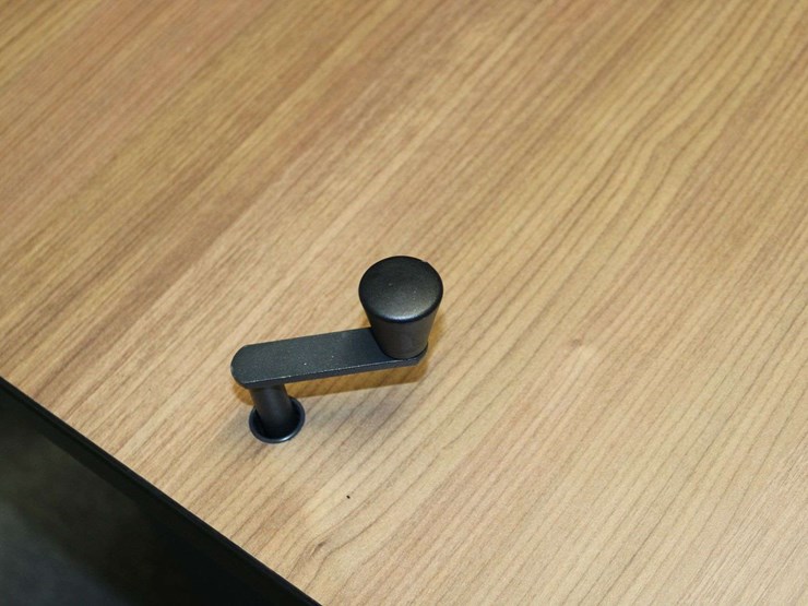 medal-and-wooden-adjustable-table-image-4