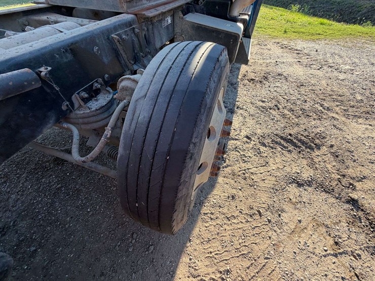 2016-kenworth-t880-image-15