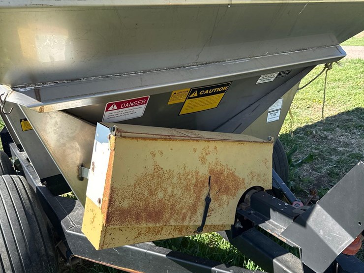 tyler-10-ton-fertilizer-spreader-image-16