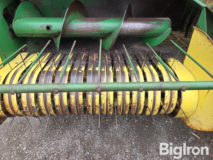 john-deere-24t-image-16