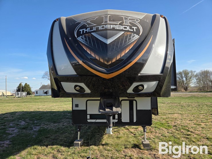 2015-forest-river-xlr-thunderbolt-t/a-toy-hauler-image-2