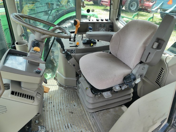 2013-john-deere-6125m-image-9