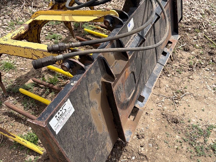 mds-72”-skidloader-grapple-manure-bucket-image-5