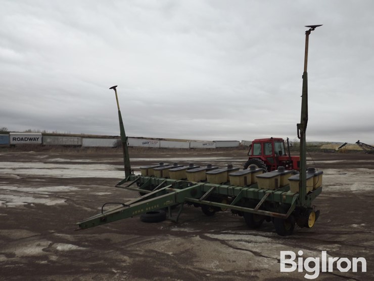 john-deere-7000-image-1