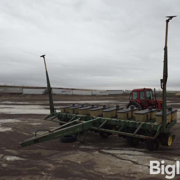 JOHN DEERE 7000