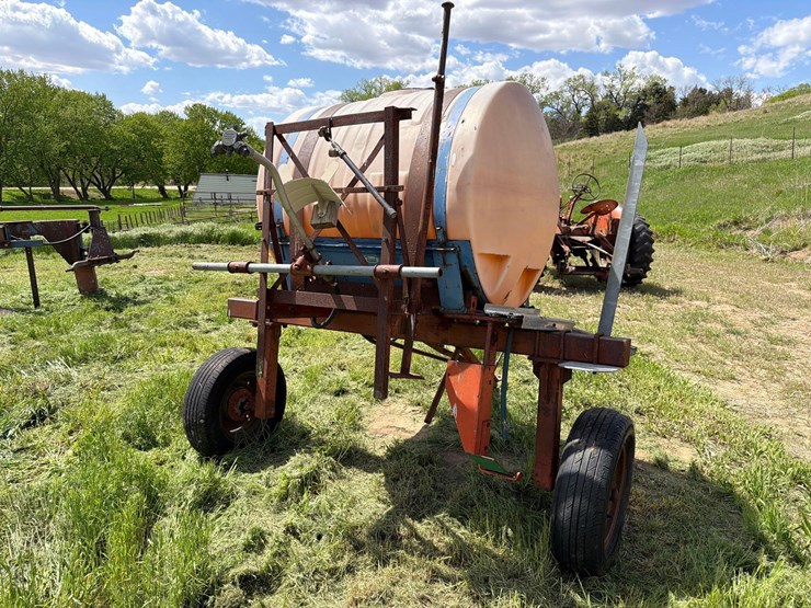 200-gallon-spray-tank-image-3