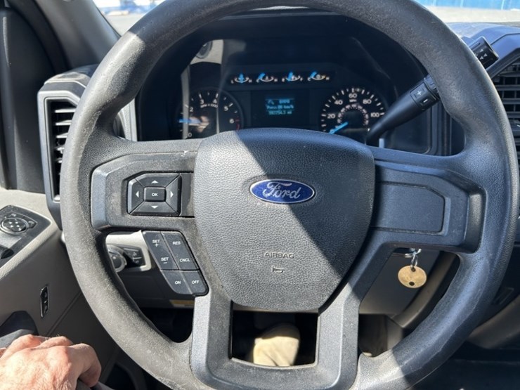 2016-ford-f150-xl-image-24