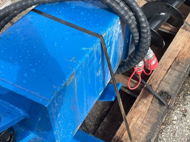 #9040-•-unused-skid-steer-mower-king-post-hole-auger-(o11)-image-27