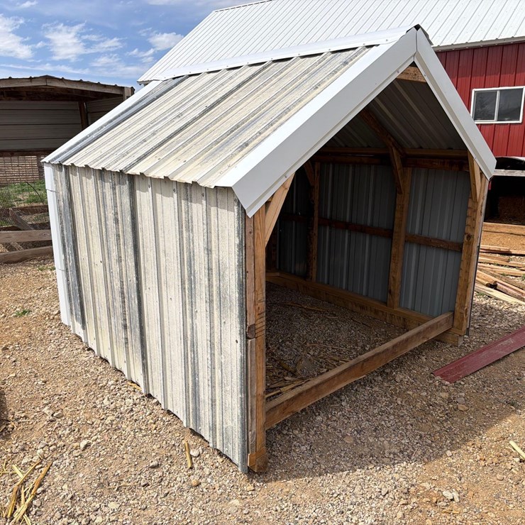 7 1/2ft x 7 1/2ft Metal Calf Shed