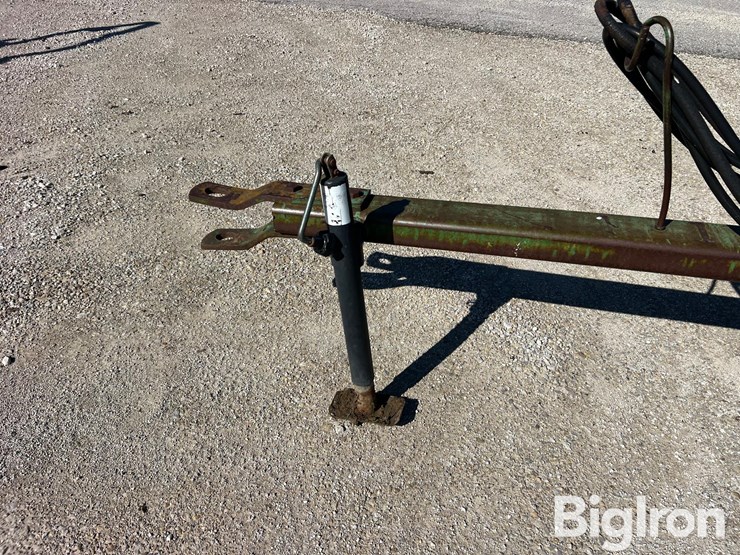 john-deere-220-image-9