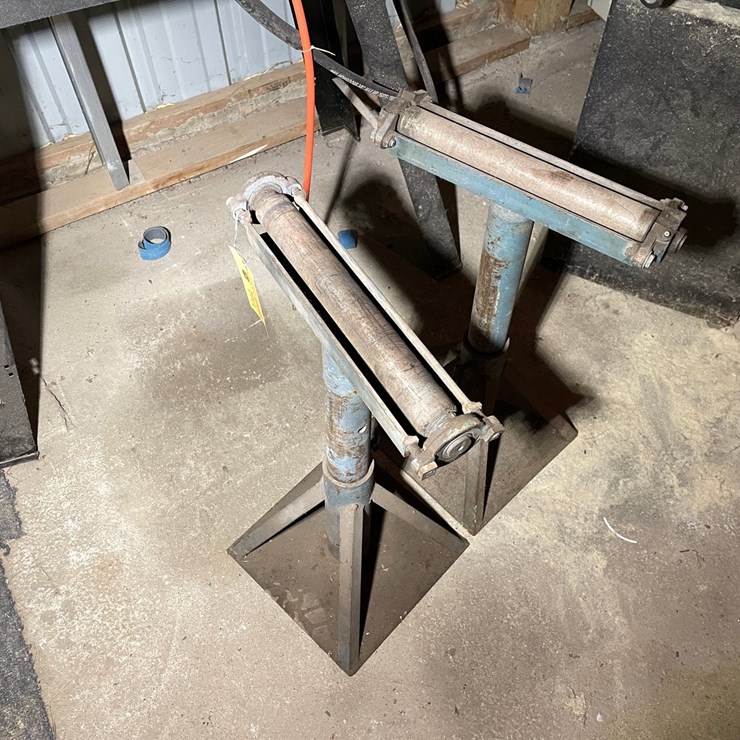 #7044 • Pedestal Roller Stands
