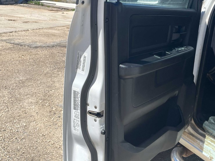 #6925-•-2013-ram-5500-heavy-duty-image-131