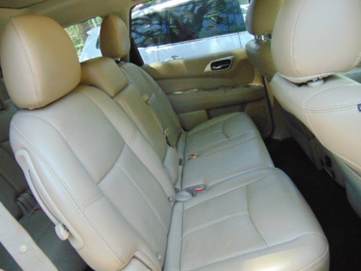 2016-nissan-pathfinder-image-5