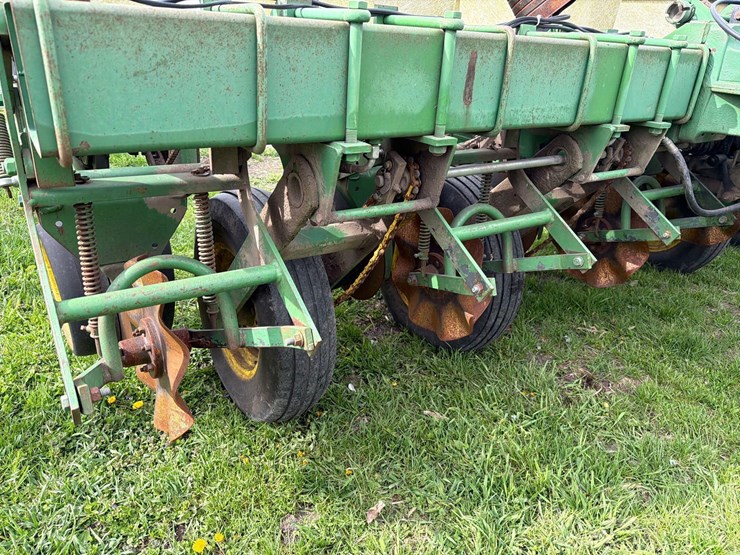 john-deere-7000-image-19