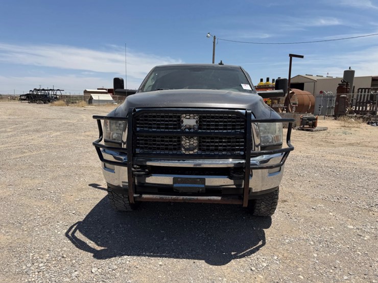 2014-dodge-2500-image-3