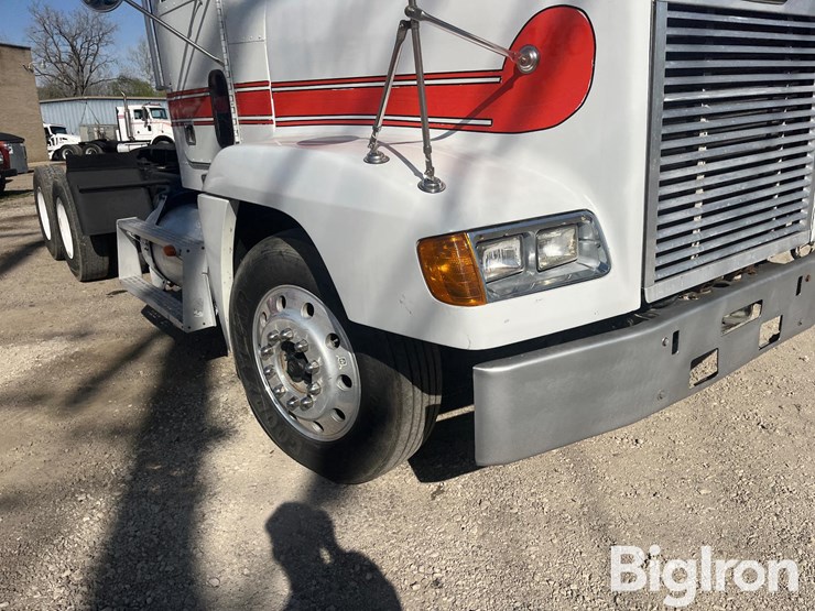 1995-freightliner-fld120-image-18