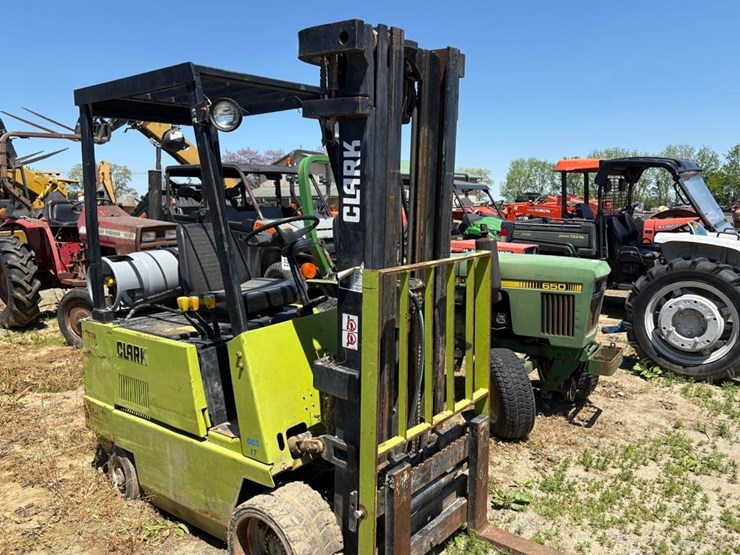 clark-gcs17-forklift-image-5