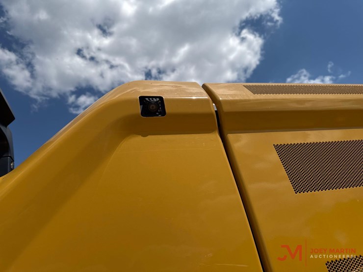 2022-caterpillar-336-image-20