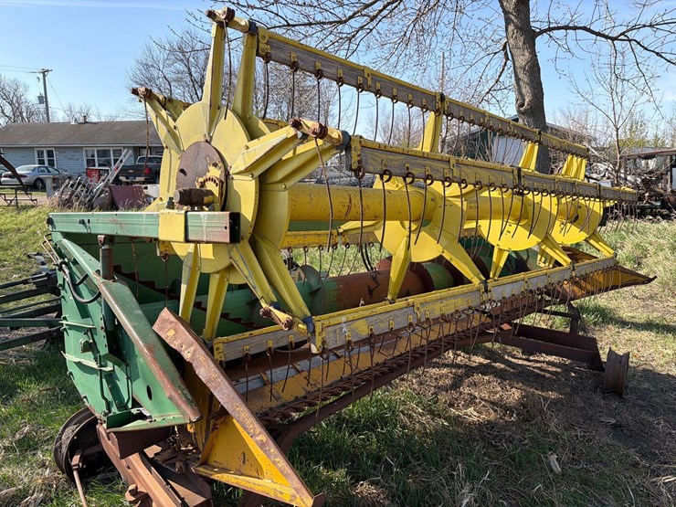 john-deere-13ft-bean-head-with-trailer-image-17