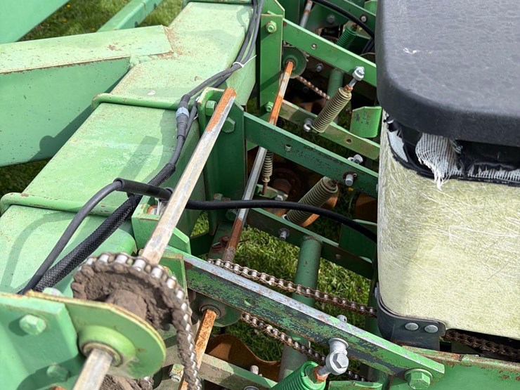 john-deere-7000-image-15