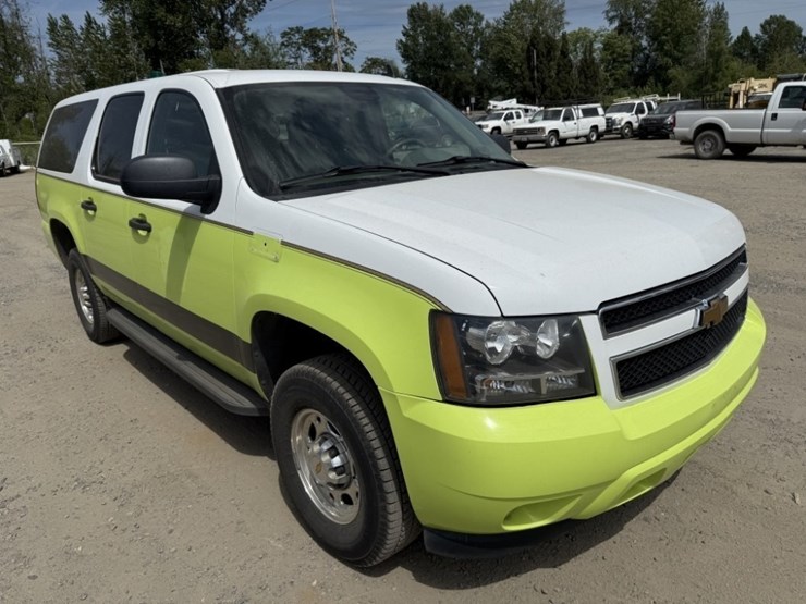2007-chevrolet-suburban-2500-image-2