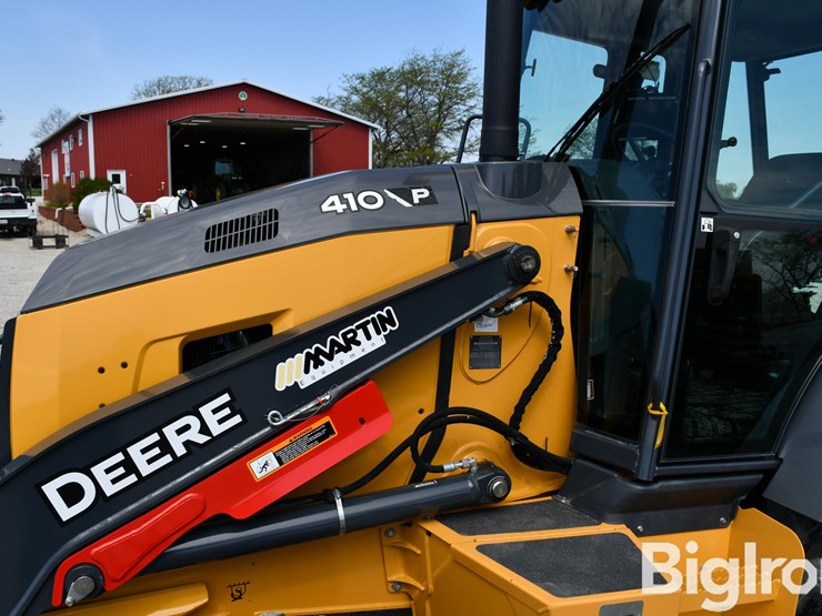 2024-john-deere-410-image-15