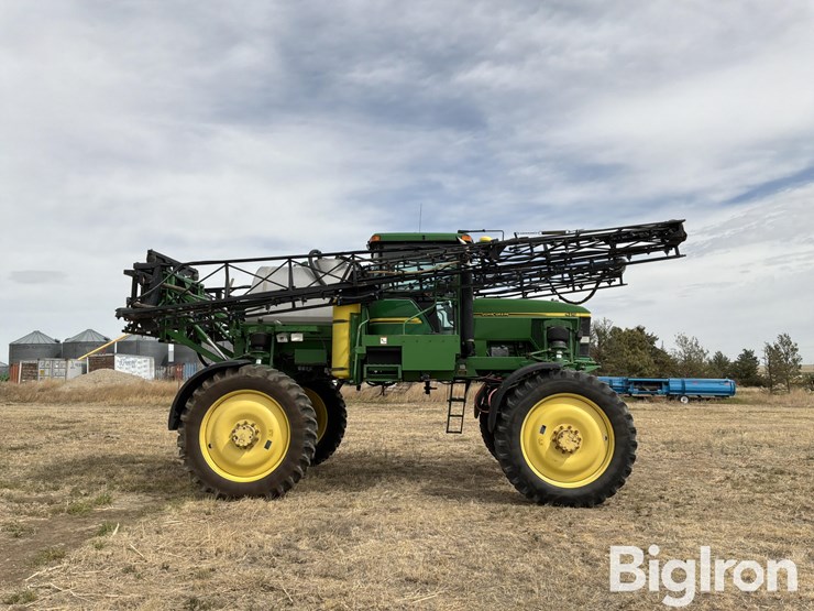 john-deere-4710-image-4