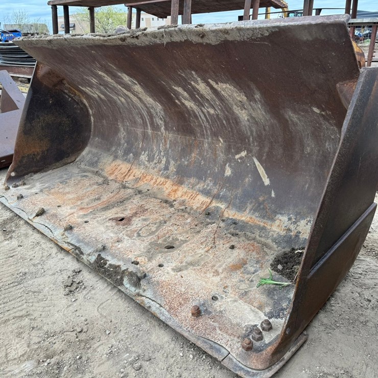 #3958 • Approx 10' Loader Bucket