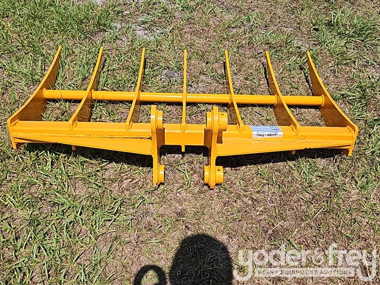 2026-caterpillar-303-image-4