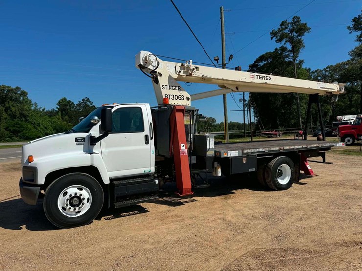 2008-gmc-7500-image-2