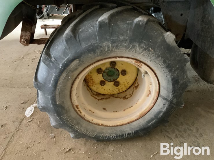 2000-john-deere-2030-image-13