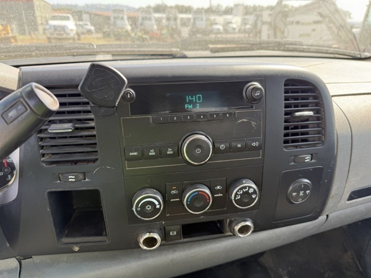 2014-gmc-sierra-3500-image-32