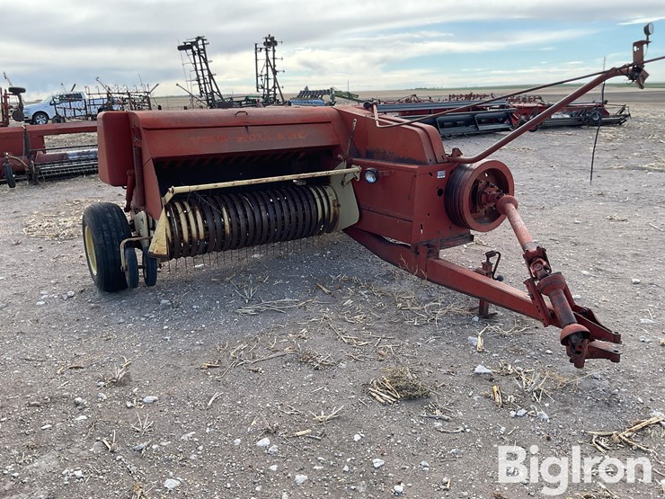 new-holland-285-image-3