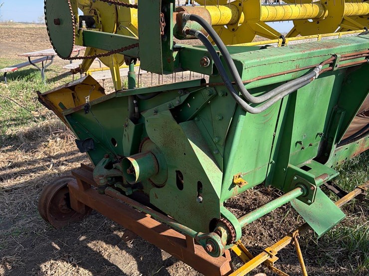 john-deere-13ft-bean-head-with-trailer-image-7