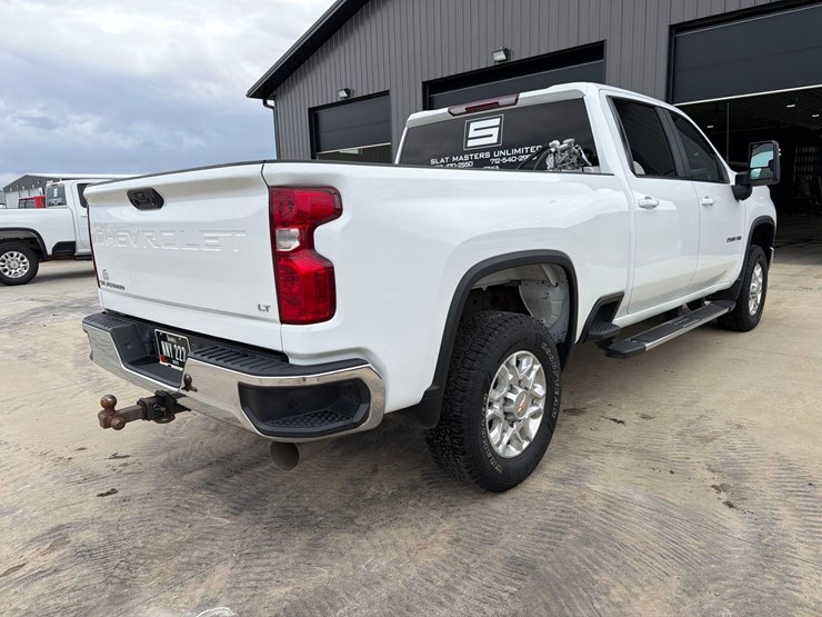 2021-chevrolet-2500hd-image-4
