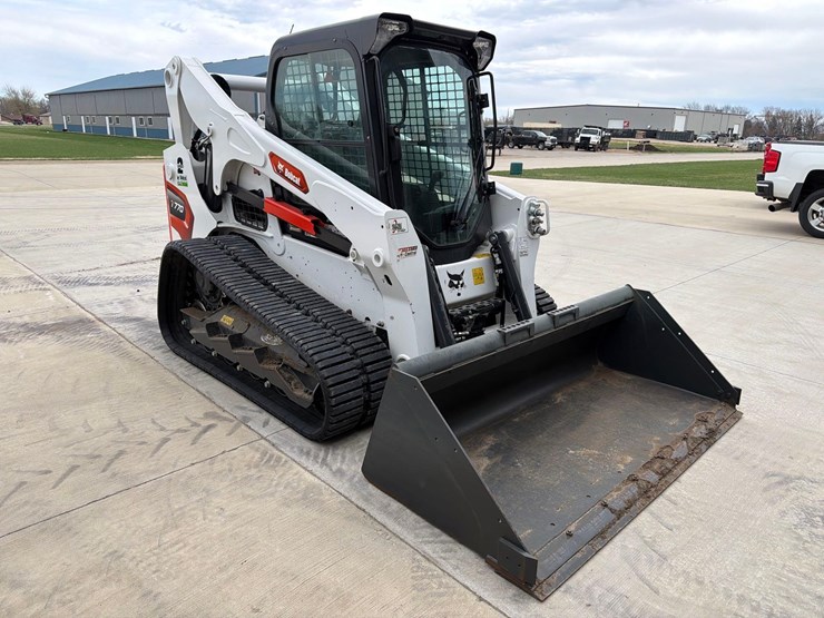 2023-bobcat-t770-image-2