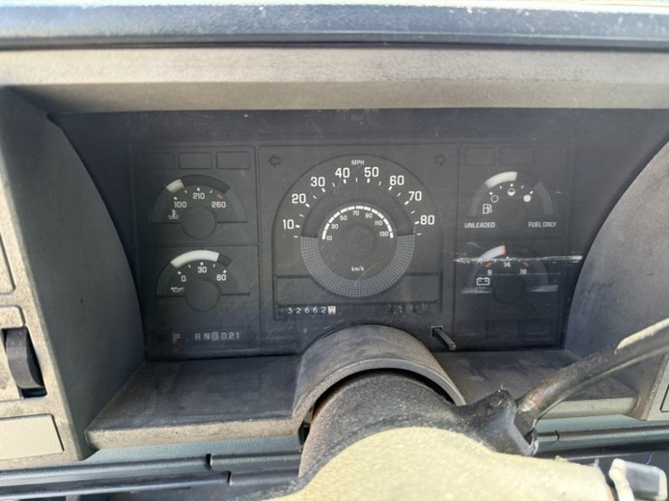 1989-chevrolet-c25-pickup-image-22