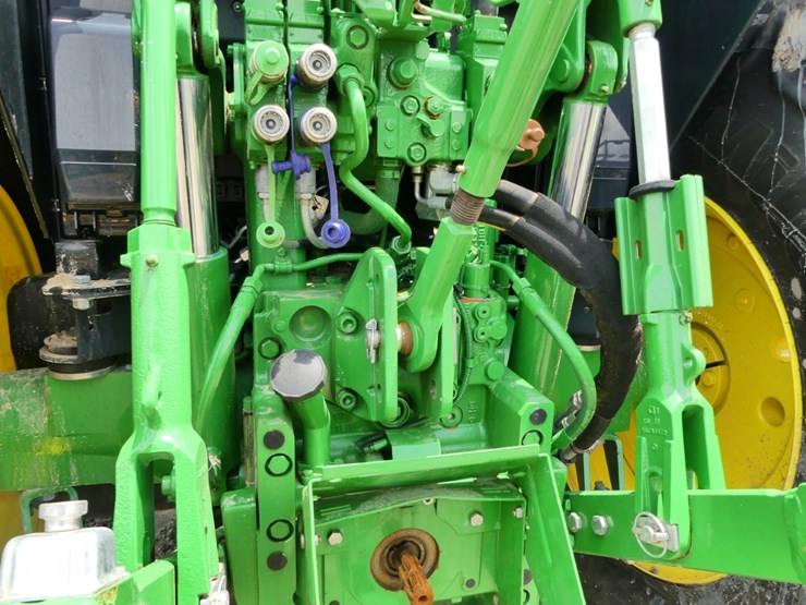 2023-john-deere-6110m-image-6
