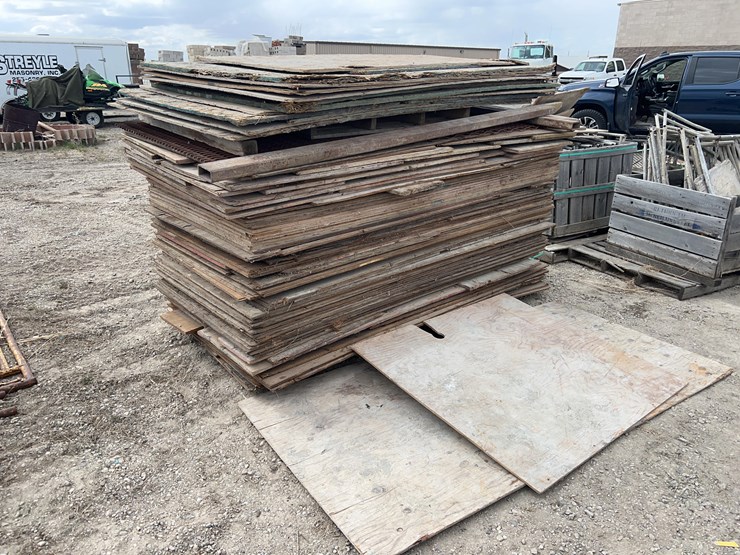 pallet-of-plywood-image-3