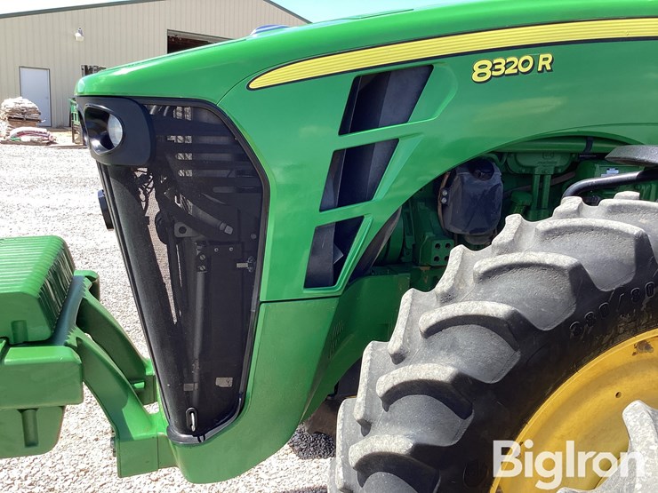 2009-john-deere-8320r-image-15