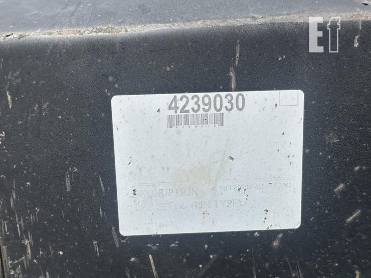 66"-loader-bucket-image-7