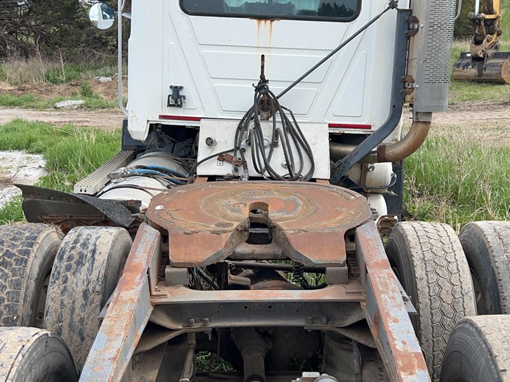 2000-mack-ch613-image-10