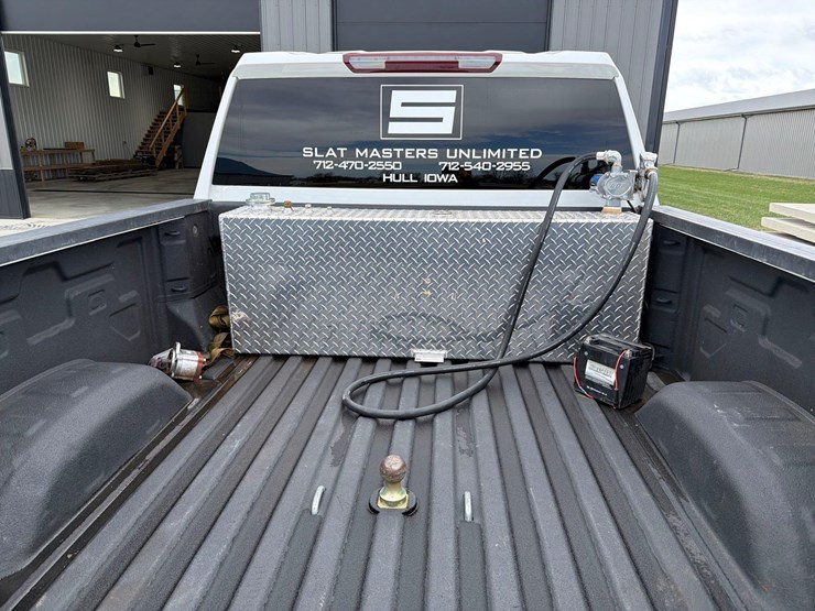 2021-chevrolet-2500hd-image-23