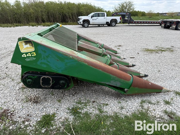 john-deere-443-image-4