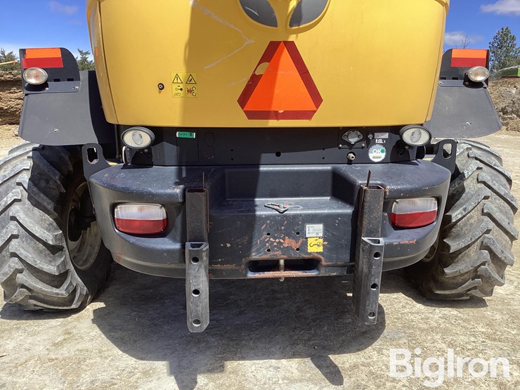 2015-new-holland-fr700-image-17