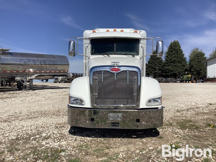 2013-peterbilt-386-image-2