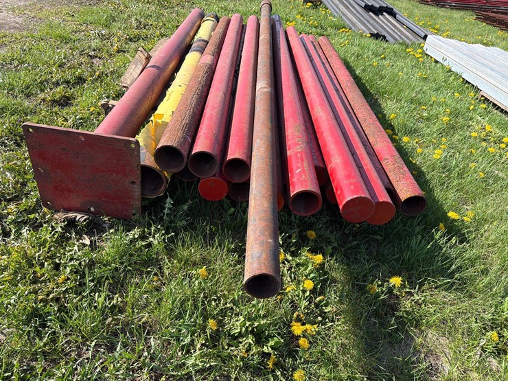 18-metal-fence-poles-image-5